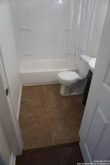 Main picture of 1905 Buena Vista St