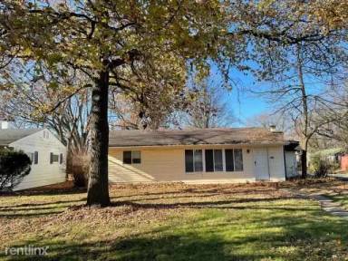 Main picture of 2260 N Graham Ave