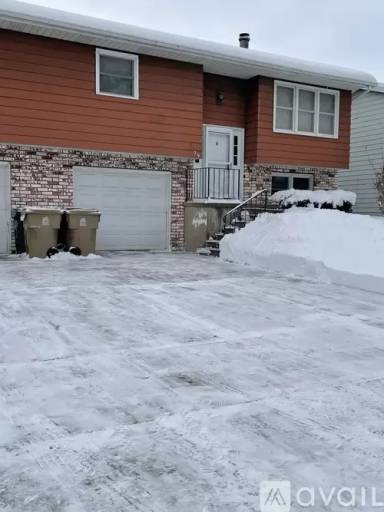 Main picture of 5229 Piccadilly Dr