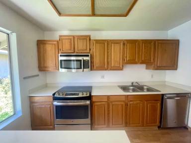 Main picture of 2560 Walnut Blvd