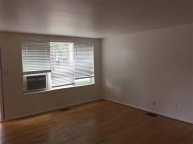 Main picture of 1704 S Windsor St
