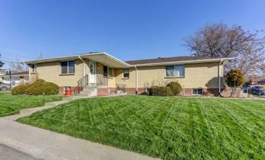 Main picture of 901 Wolff St