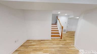 Main picture of 32 Quincy Pl NE
