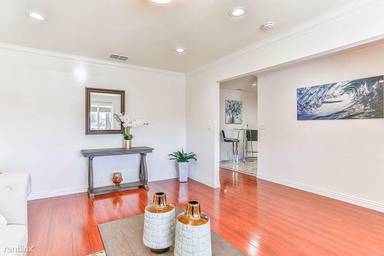 Main picture of 2827 Sterne Pl