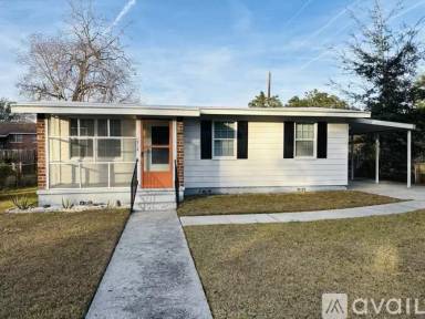 Main picture of 1312 E 60th St