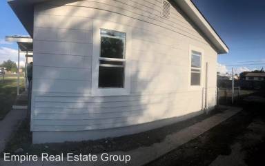 Main picture of 105 E Albertson Dr