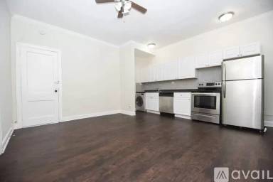 Main picture of 3345 N Marshfield Ave
