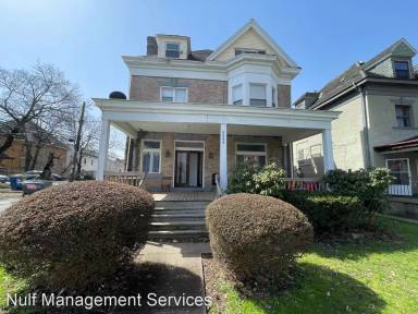 Main picture of 5544 Baywood Street - Third Floor
