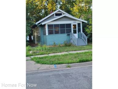 Main picture of 1793 Arlington Ave E