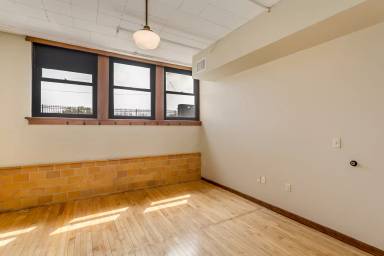 Main picture of 3003 E Kellogg Dr