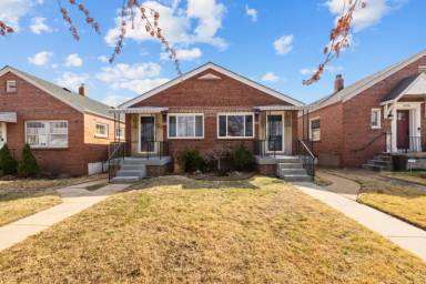 Main picture of 5004 Fyler Ave
