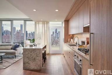 Main picture of 321 W Hill St