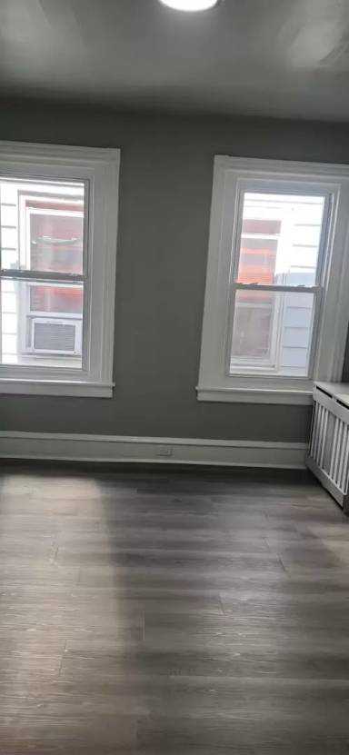 Main picture of 5856 Washington Ave