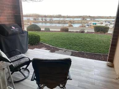 Main picture of 300 Columbia Point Dr
