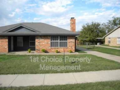 Main picture of 7043 Crosstimbers Ln