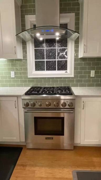 Main picture of 32 NE Graham St