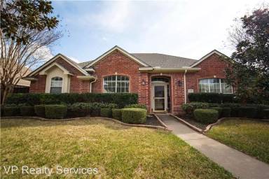 Main picture of 5420 Wellington Dr