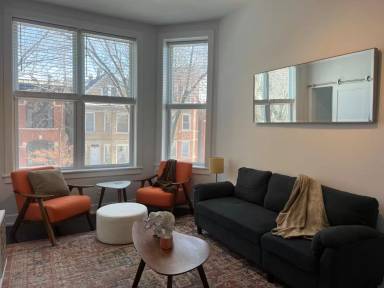 Main picture of 1246 N Artesian Ave