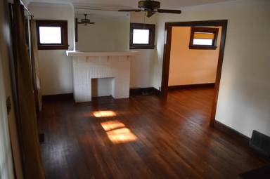 Main picture of 3728 W 136th St