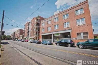 Main picture of 2 W Ge Patterson Ave