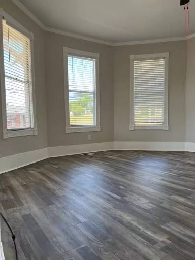 Main picture of 908 N Main St
