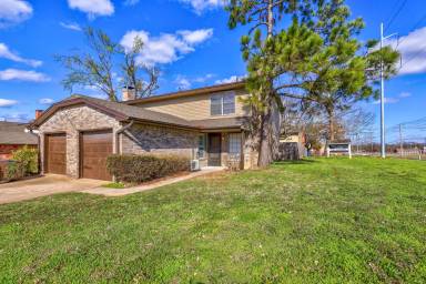 Main picture of 3802 Penny Dr
