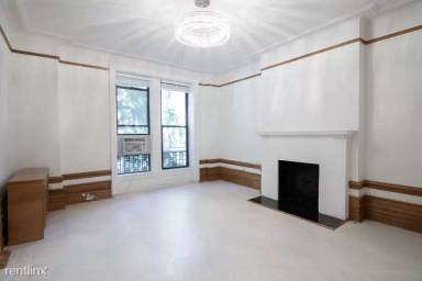 Main picture of 575 W End Ave