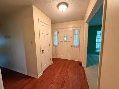 Main picture of 319 Tanglewood Dr