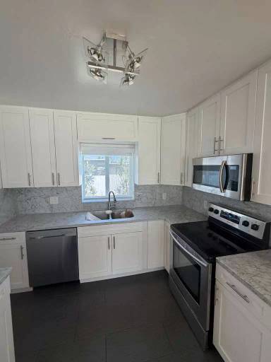 Main picture of 2815 Van Buren St