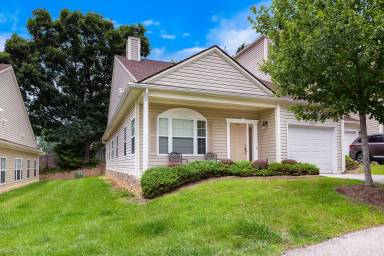 Main picture of 385 Huff Heritage Ln