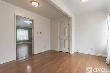 Main picture of 2018 E 15th St