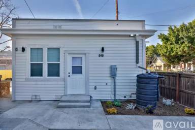 Main picture of 2301 Scarff St