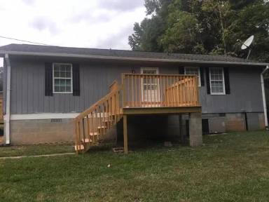 Main picture of 4 Coleman Ct