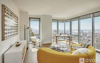 Main picture of 110 W 31st St
