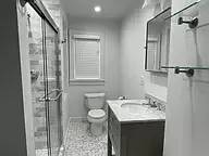 Main picture of 464-466 East Oakland Avenue