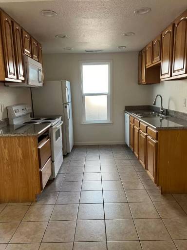 Main picture of 1321 Claus Rd