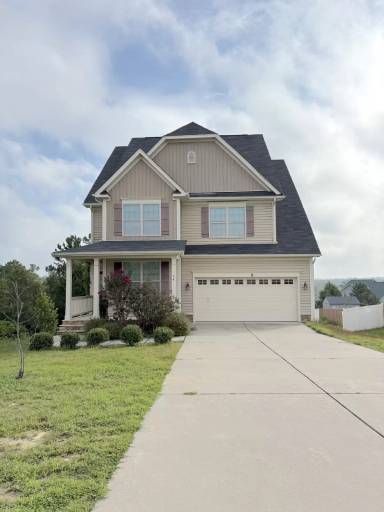 Main picture of 74 Torrington Rdg