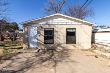 Main picture of 2202 Monroe St