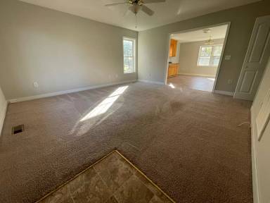 Main picture of 1042 Amelia St