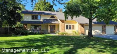 Main picture of 131 E Williams St