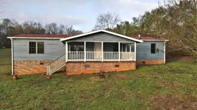 Main picture of 2521 Lakeside Dr