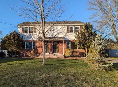 Main picture of 25 Madison Rd