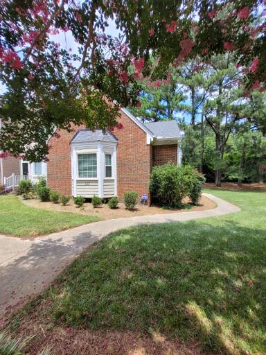 Main picture of 137 Skylark Way