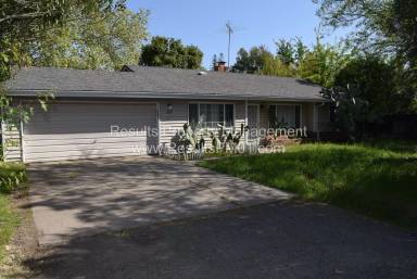 Main picture of 5337 Cypress Ave