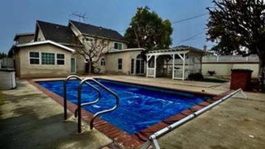 Main picture of 11902 Pine St