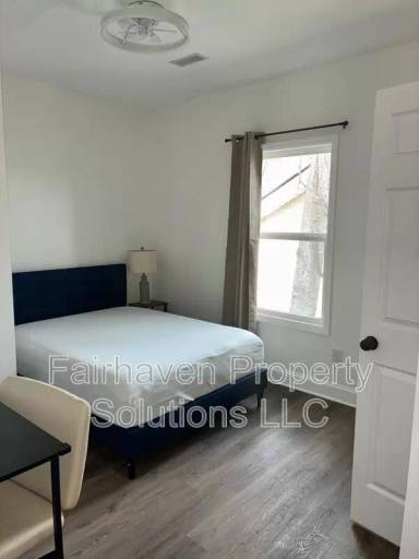 Main picture of 2827 E 5th Ave