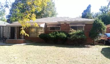 Main picture of 20200 Greenview Ave