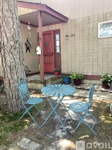 Main picture of 134 E Holly Ln