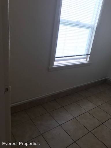 Main picture of 1760 Walnut St