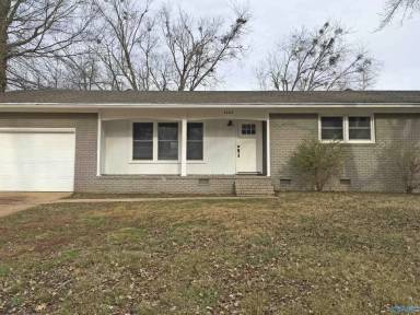 Main picture of 4002 Gunnison Ln NW